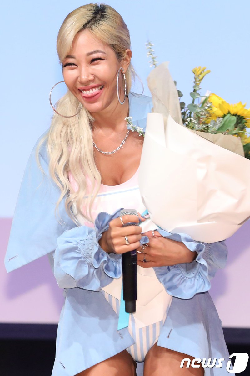 jessi drops jaws with her stage outfit daily k pop news jessi drops jaws with her stage outfit daily k pop news