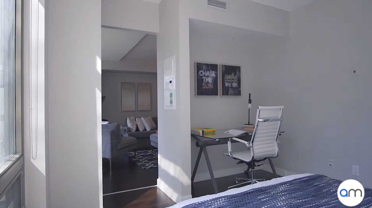 14 Photos vs. 55 Stewart St, Toronto Condo Interior Design Tour
