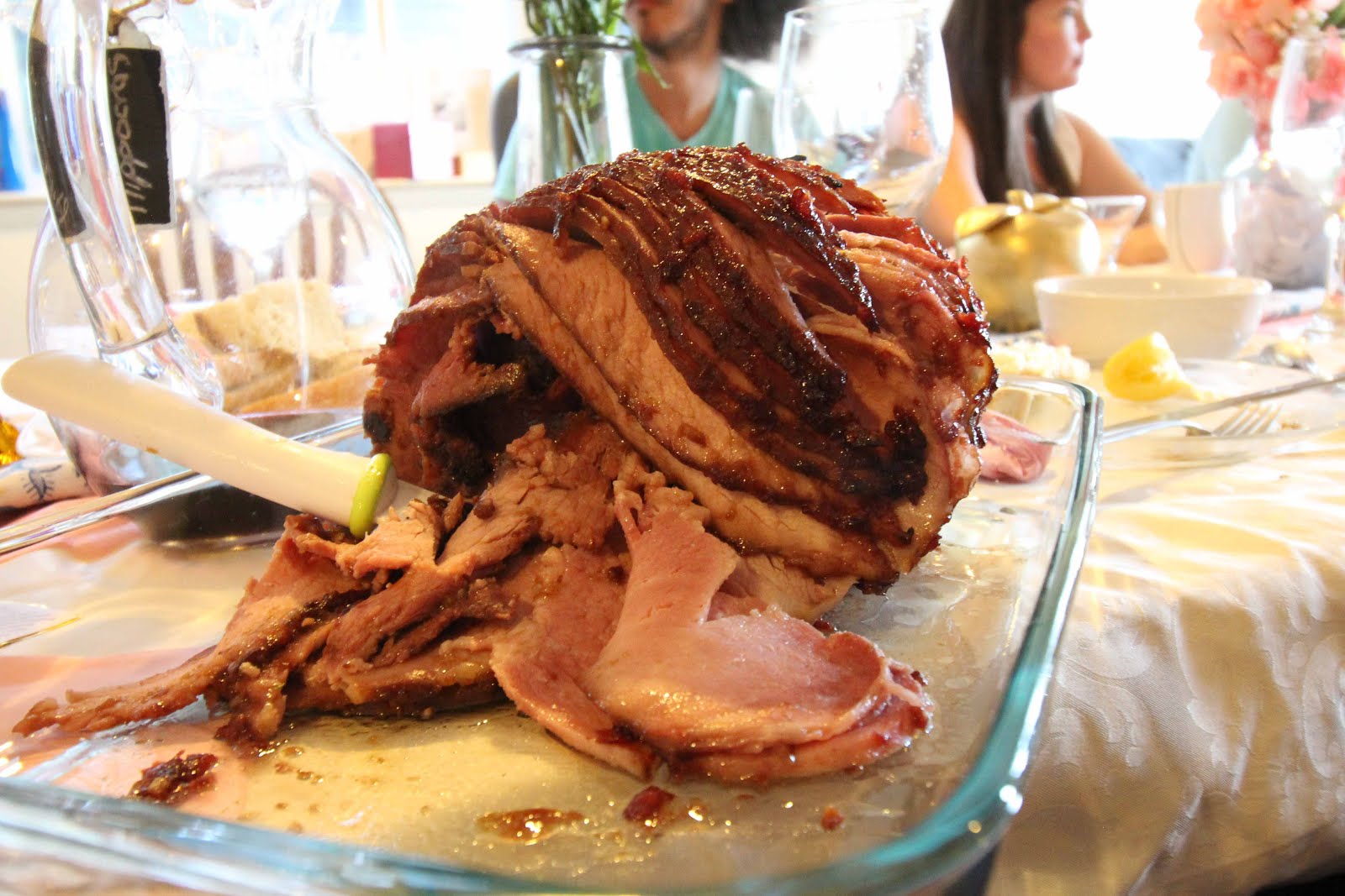 Immense hams: Ham roast with cherry glaze