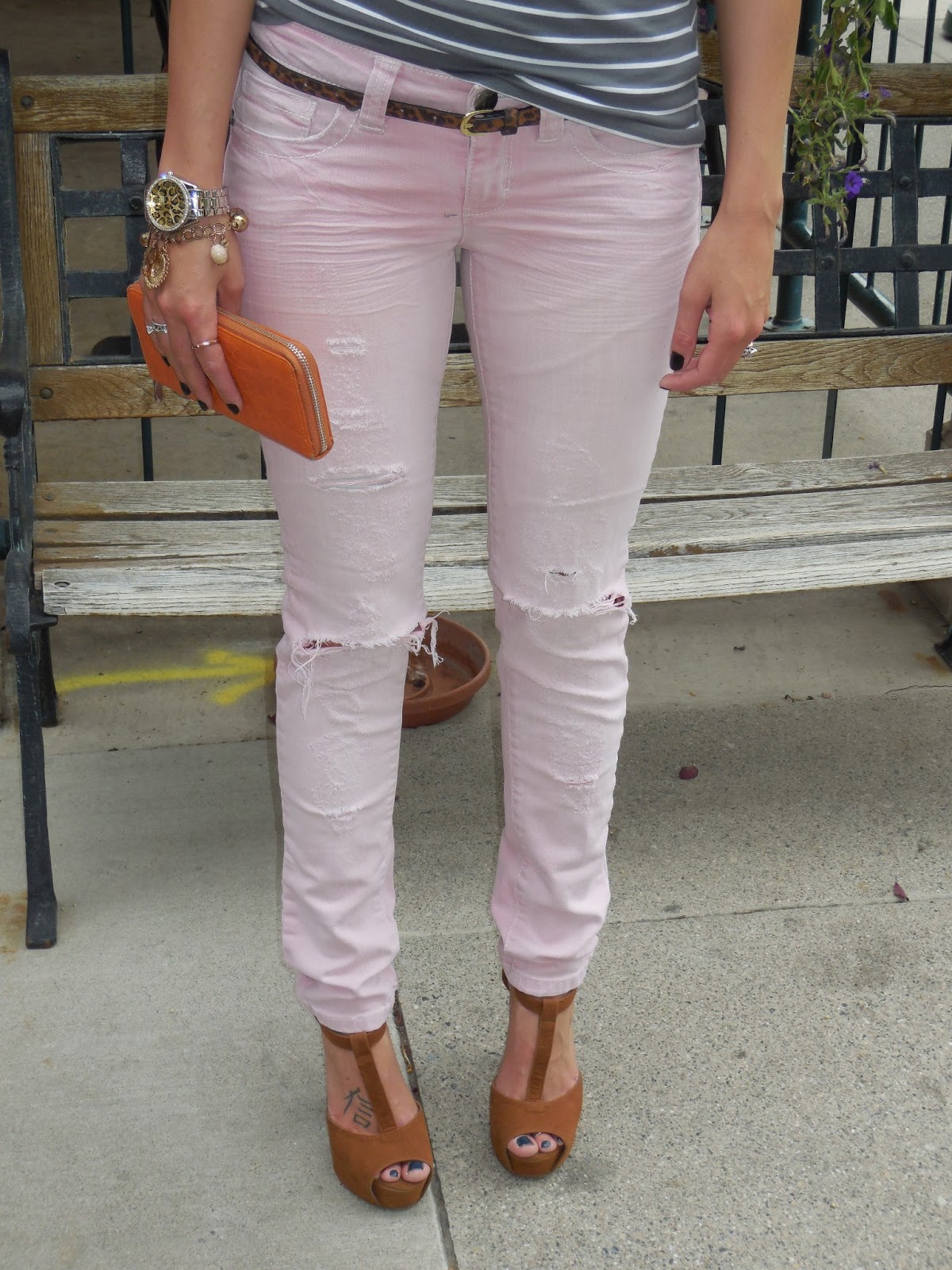 Purely Poised: Pink Skinnies.
