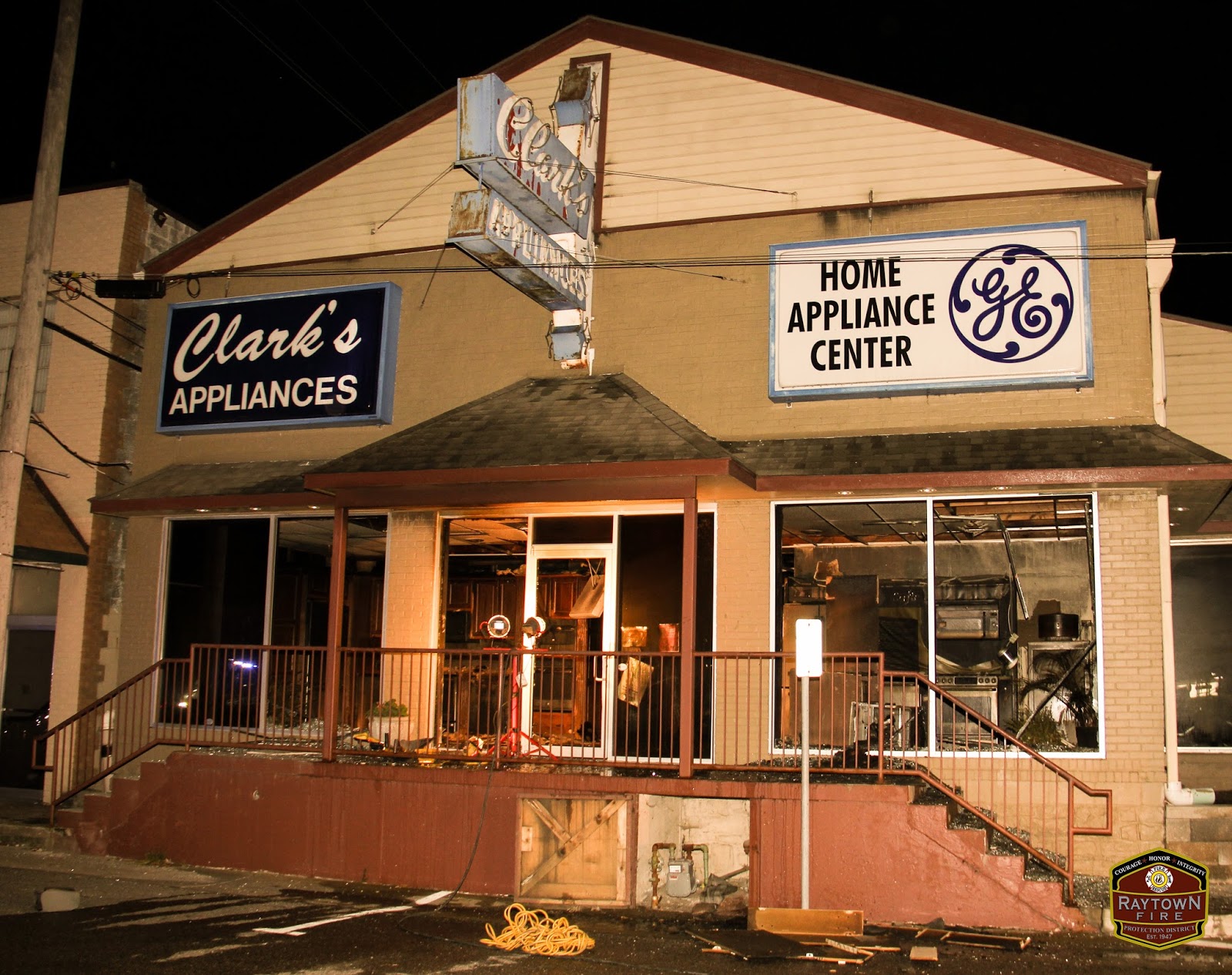 RAYTOWN FIRE PROTECTION DISTRICT Iconic Raytown Business Suffers Late Night Fire