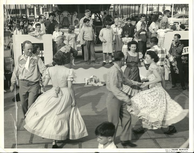 ART and ARCHITECTURE, mainly Square dancing, from the USA to Australia