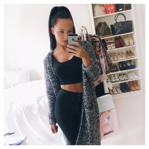 18 Tumblr Summer Outfits Fashion Crop Top Black Pants 18 Tumblr Summer Outfits Fashion Crop Top Black Pants