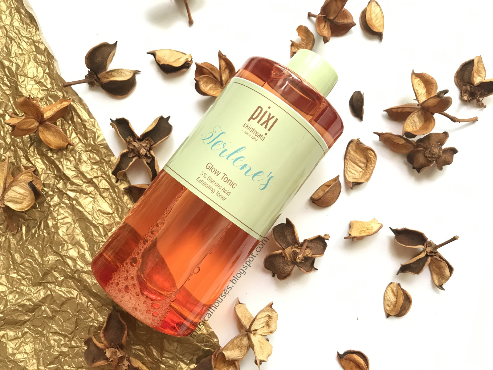 Pixi Beauty Glow Tonic Review Ingredients of Faces and Fingers