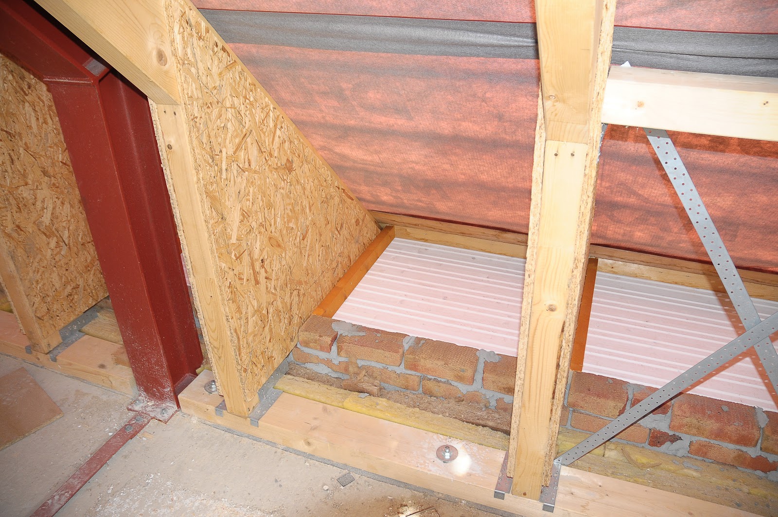 Unser Haus entsteht: Dachüberstand und Stahlträger