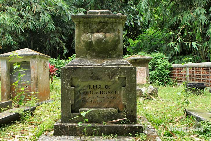 makam belanda kebun raya bogor
