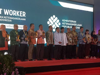Indramayu Raih 2 Penghargaan Indonesian Migrant Worker Award 2018 Indramayu Raih 2 Penghargaan Indonesian Migrant Worker Award 2018