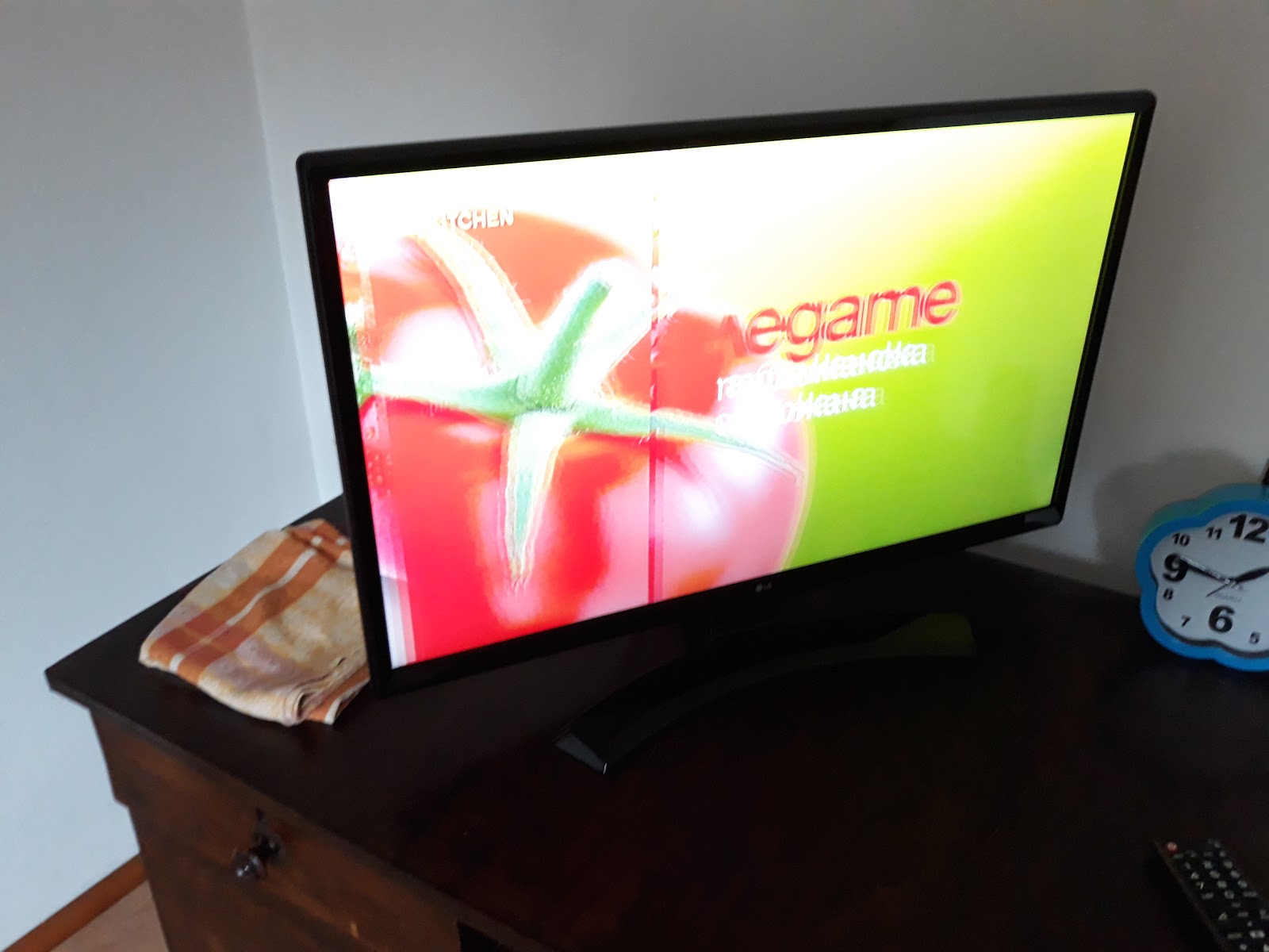 LG 28 inch TV and review