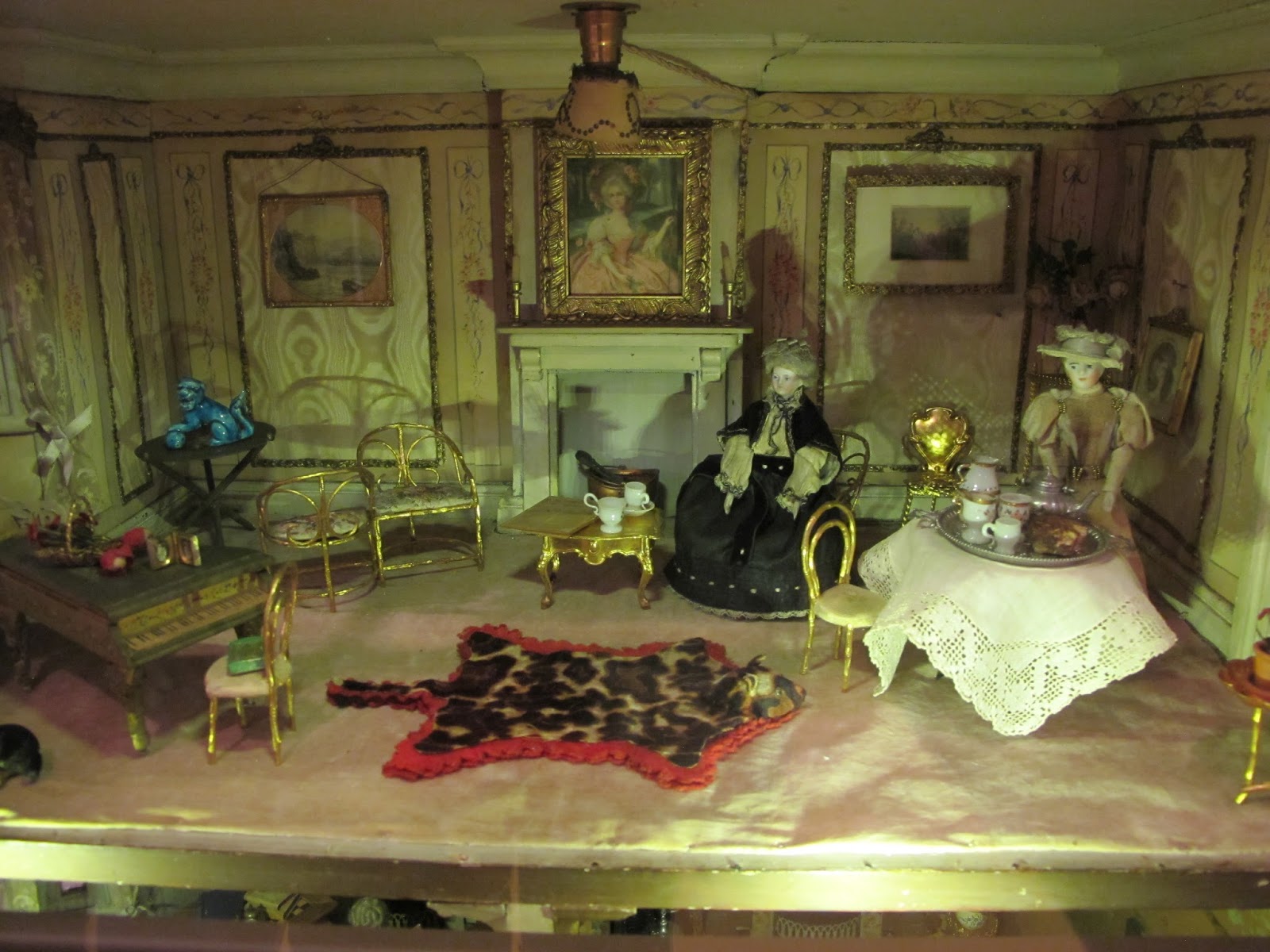 Susan's Mini Homes: Small Stories - V&A Dollhouses at the National ...