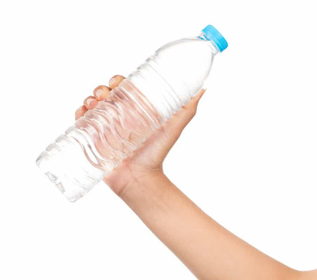 Membersihkan Botol Air Anda