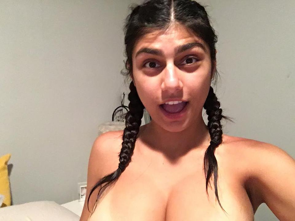 Mia khalifa nackt selfie