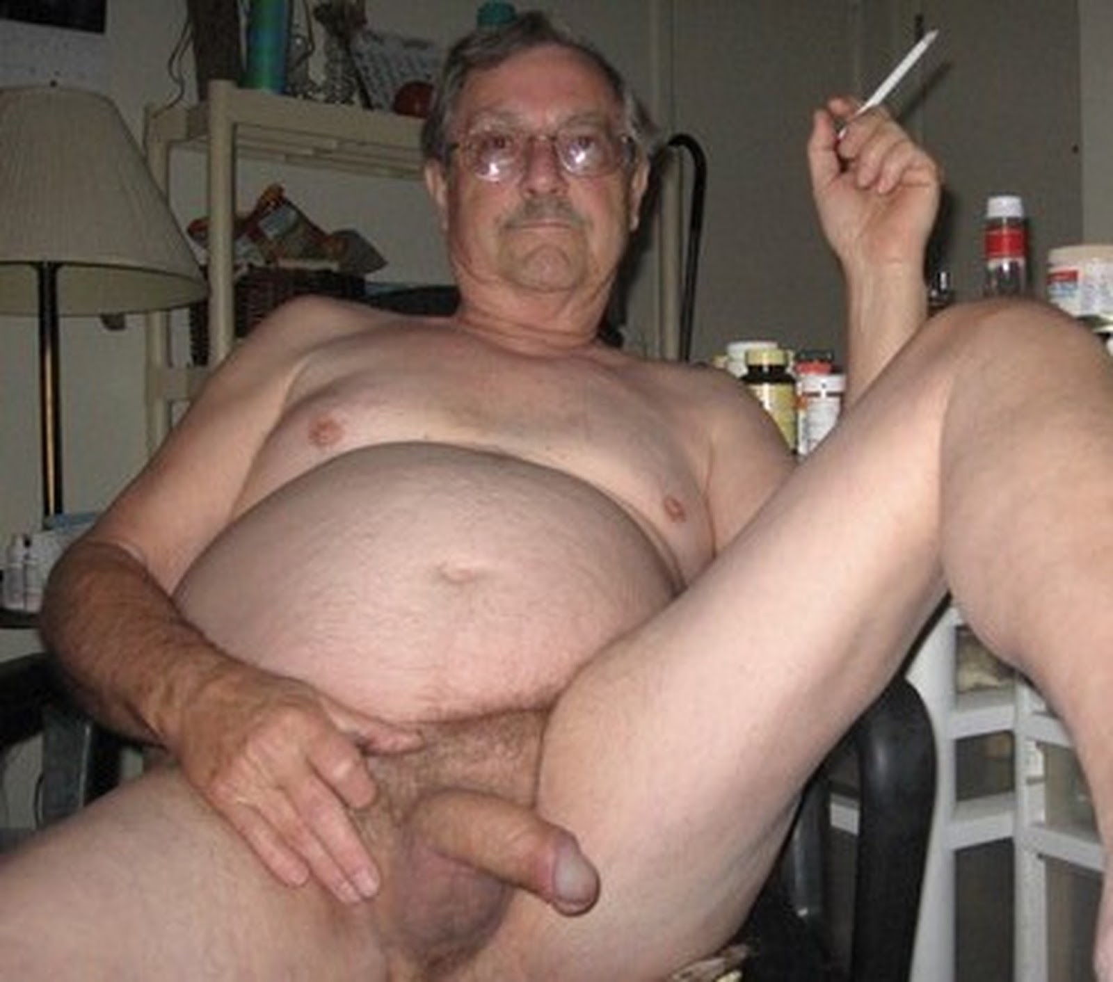 Slideshow seeing daddy naked.