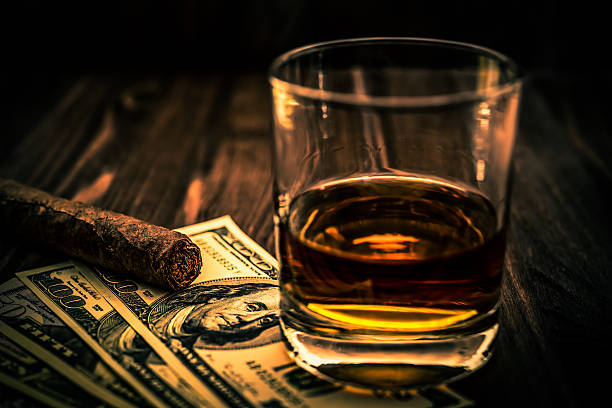 Pagó 10000 dólares por un whisky falso ~ Tragos y Copas : Recetas de  cocktails!