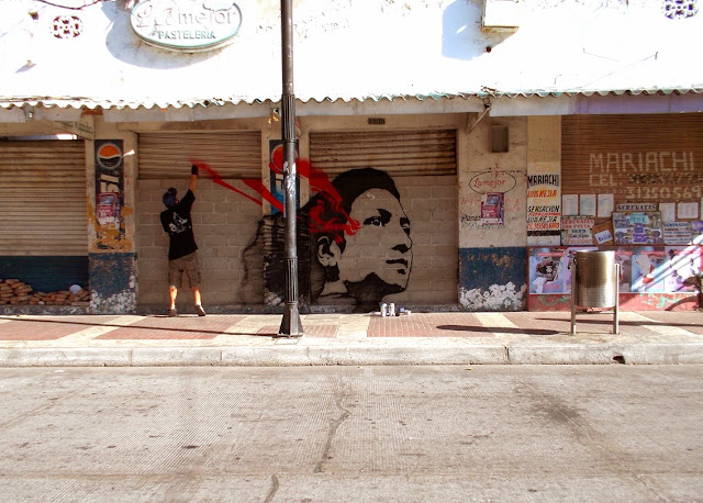 Colombian Street Artist Stinkfish paints a series of new murals in Santa Marta, Colombia. 2