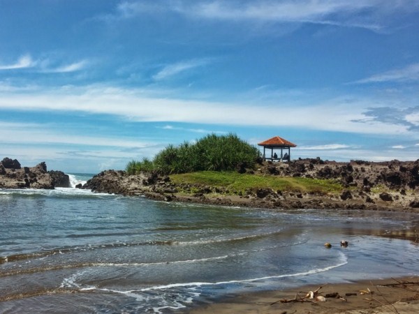 6 Beautiful Beaches In Garut That You'll Don't Wanna To Miss 6 Beautiful Beaches In Garut That You'll Don't Wanna To Miss