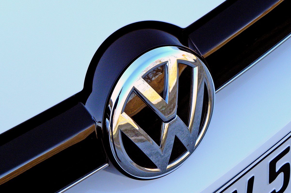 Automotive Magazine: VW Logo - Volkswagen Car Company Symbol