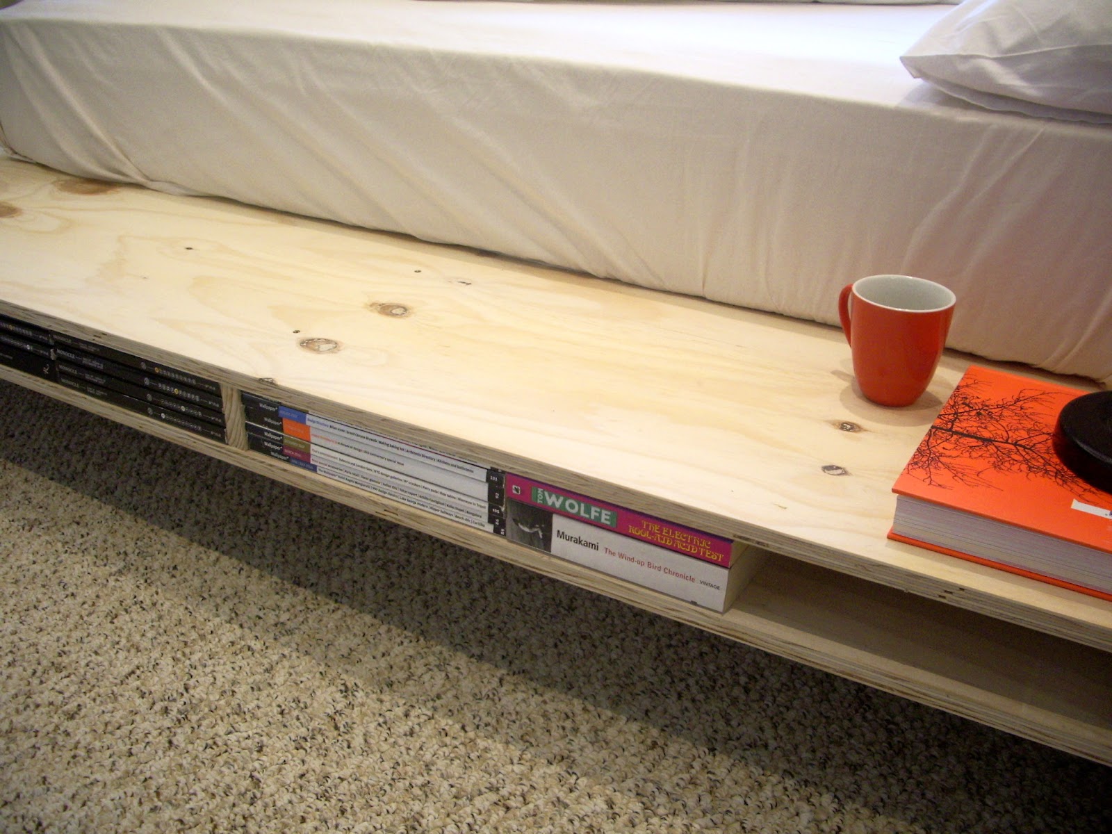 GONZALEZ DESIGN STUDIO: A DIY Bed