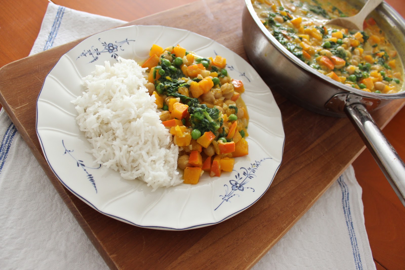 Vegan curry chickpeas pumpkin basmati rice http://theblondelion.blogspot.com/2015/01/food-vegan-curry-chickpeas-pumpkin.html