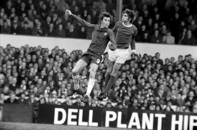 1970+Derek+Smethurst+vs+Man.+Utd.jpg