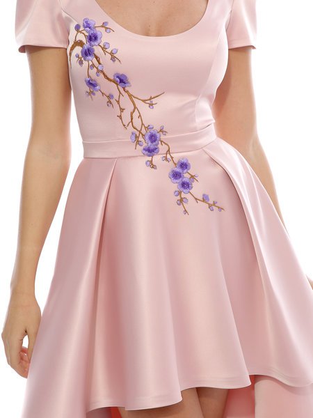 https://www.stylewe.com/product/floral-embroidered-scoop-neckline-short-sleeve-elegant-maxi-dress-92031.html