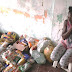 Mãe que pegava comida no lixo para alimentar filhos em Feira de Santana recebe doações