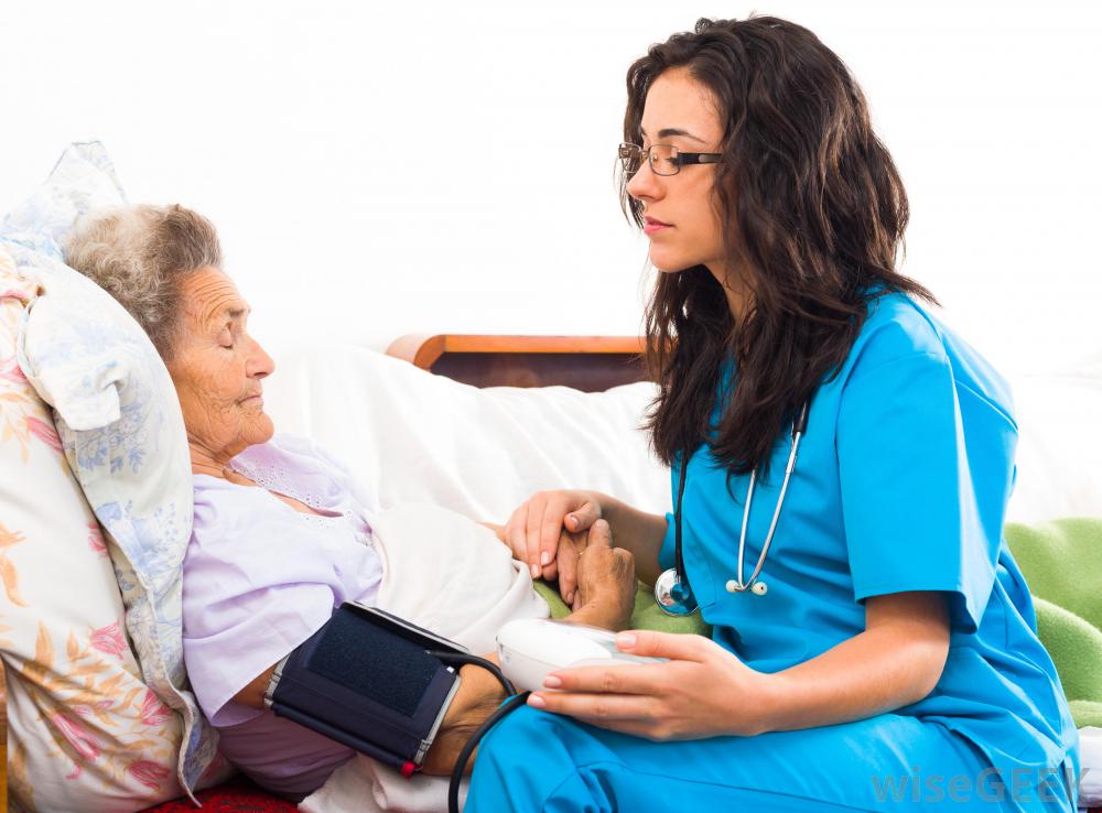 What Does a Patient Care Assistant Do in a Hospital?