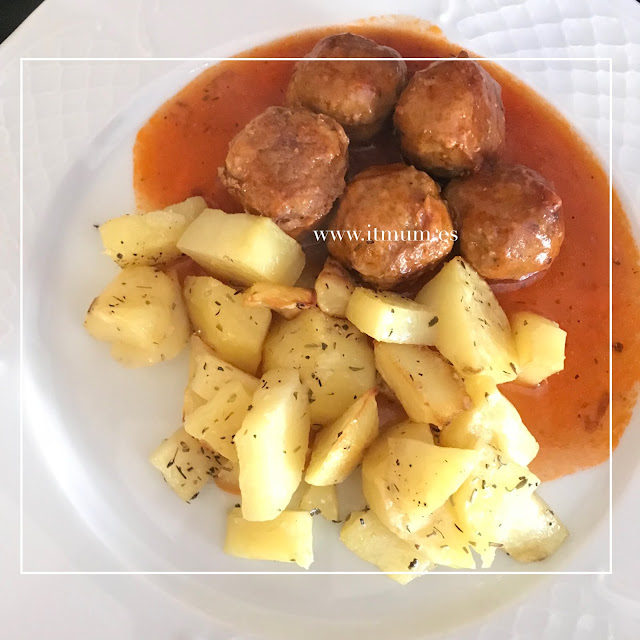 ALBÓNDIGAS AL HORNO CON SALSA DE TOMATE A LA SIDRA