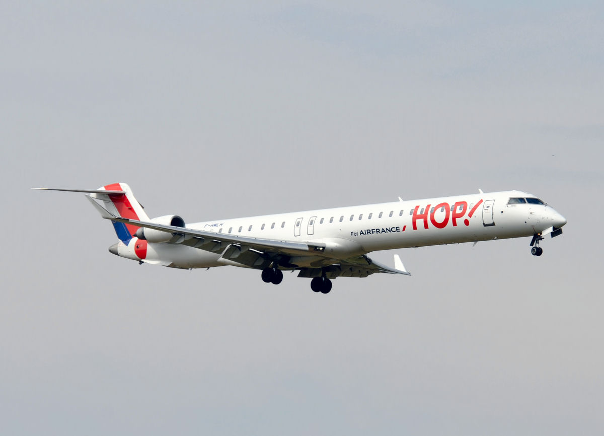 Jet Flugzeuge und Spezielles HOP! Canadair Regional Jet CRJ1000ER FHMLH