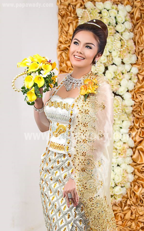 Ni Ni Khin Zaw With Beautiful Myanmar Dress 