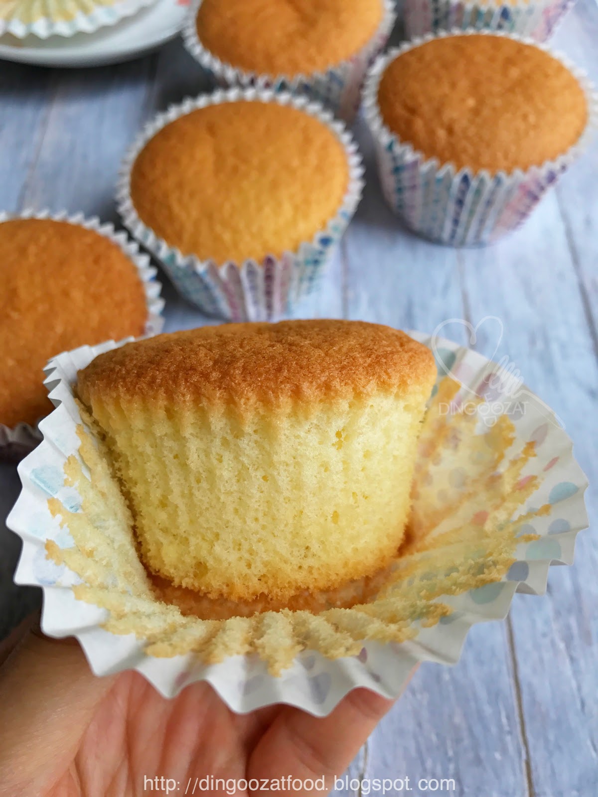 Miki's Food Archives Traditional Baked Egg Cake 老式鸡蛋糕（烘烤）