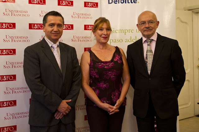 La Universidad San Francisco de Quito y la firma Deloitte & Touche firmaron un convenio de cooperación