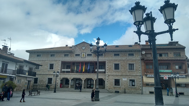 Manzanares el Real. Plaza
