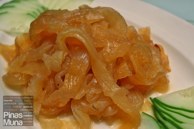 Chilled jelly fish with sour and spicy sauce