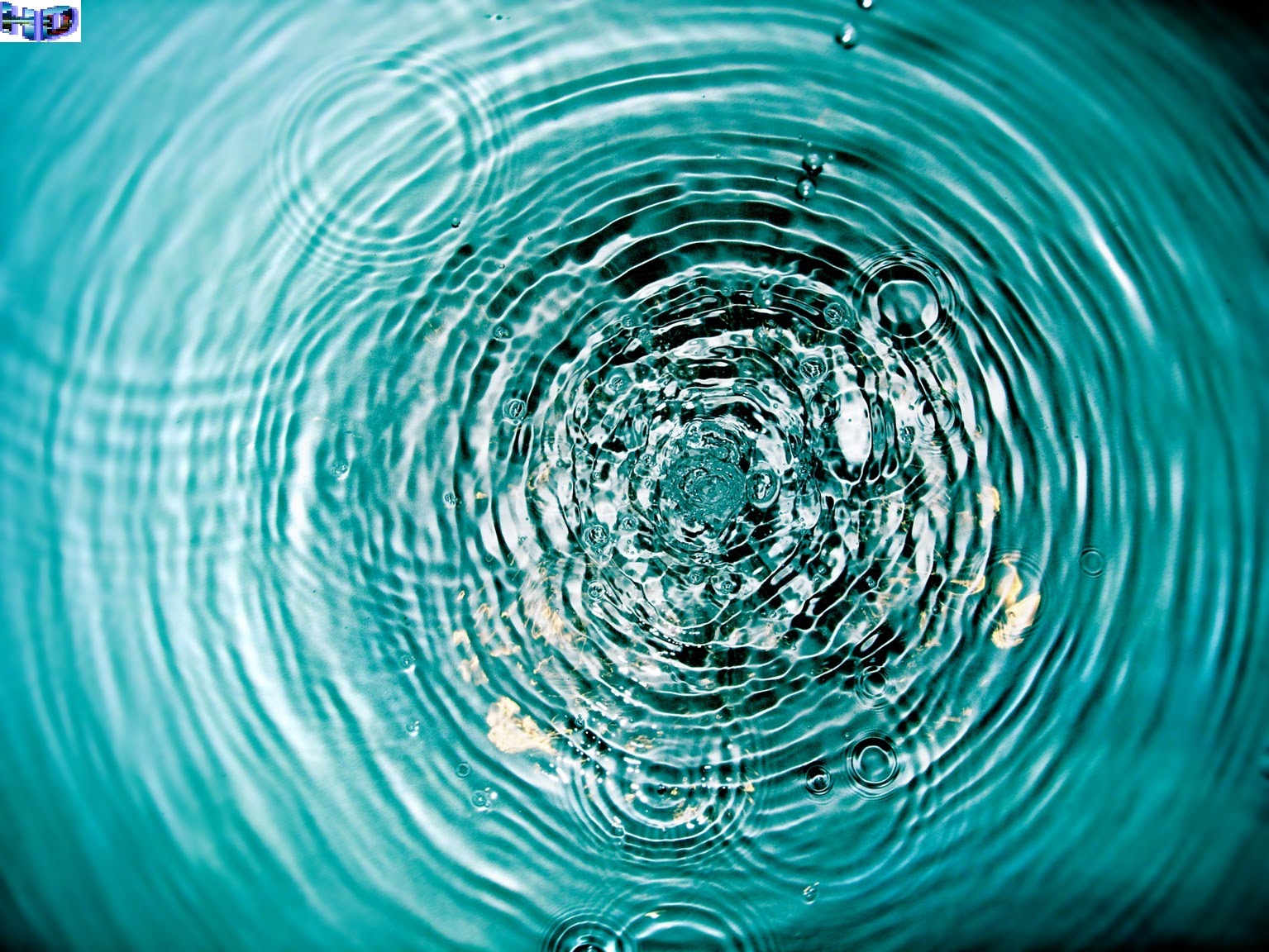 HD WALLPAPER DESK: Real Art of Water HD WALLPAPER