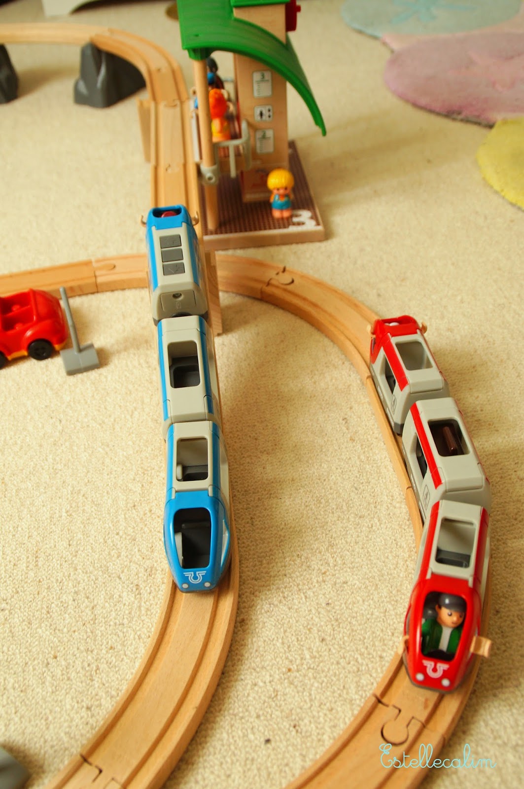 train electrique bois