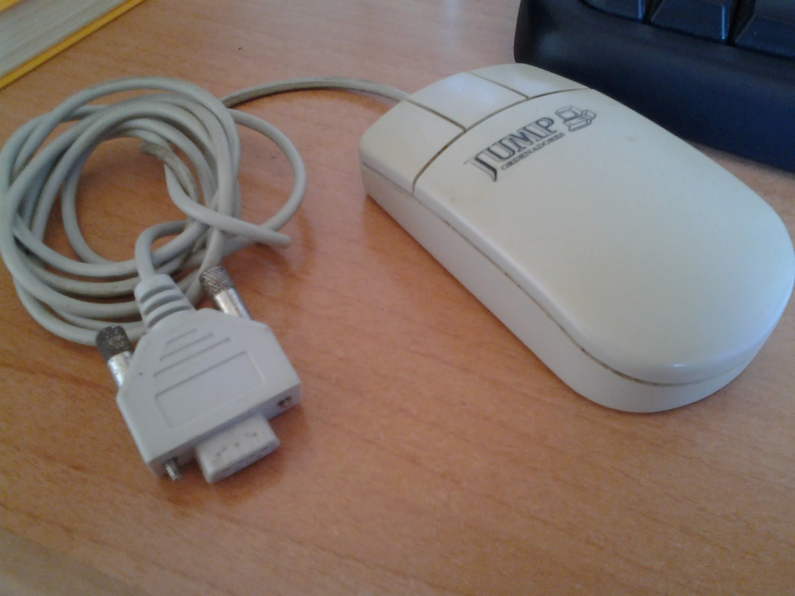 Regreso al hardware pasado Instalación de un Mouse serial en MSDOS