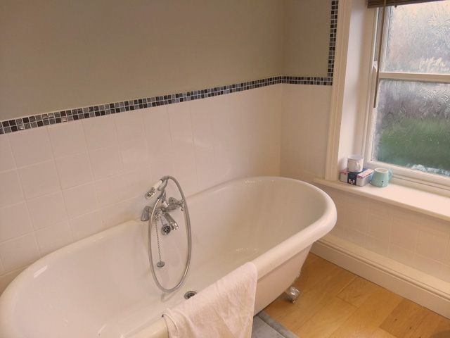 bathroom bathroom