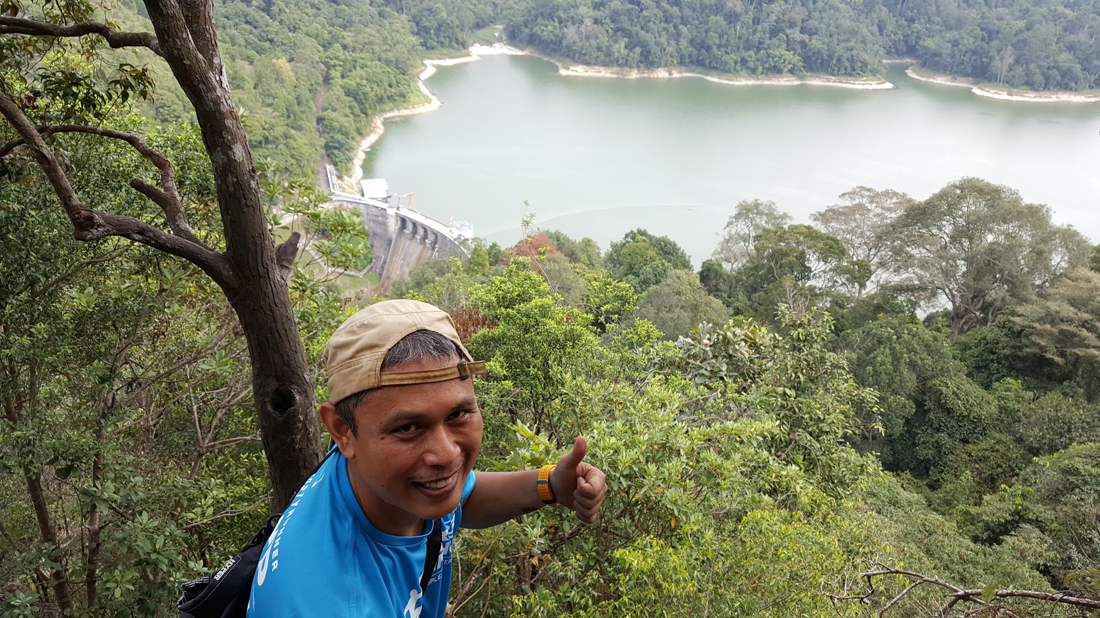 Gembira dalam ketakutan Gembira dalam ketakutan
