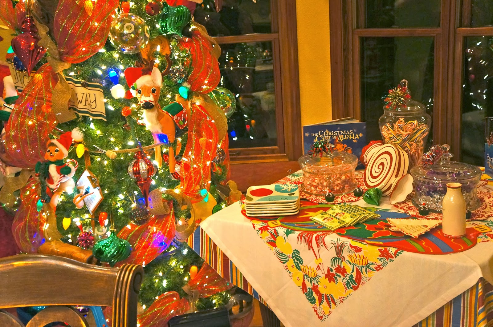 Pine Creek Style: It's a Candy Christmas TableScape&hellip;.