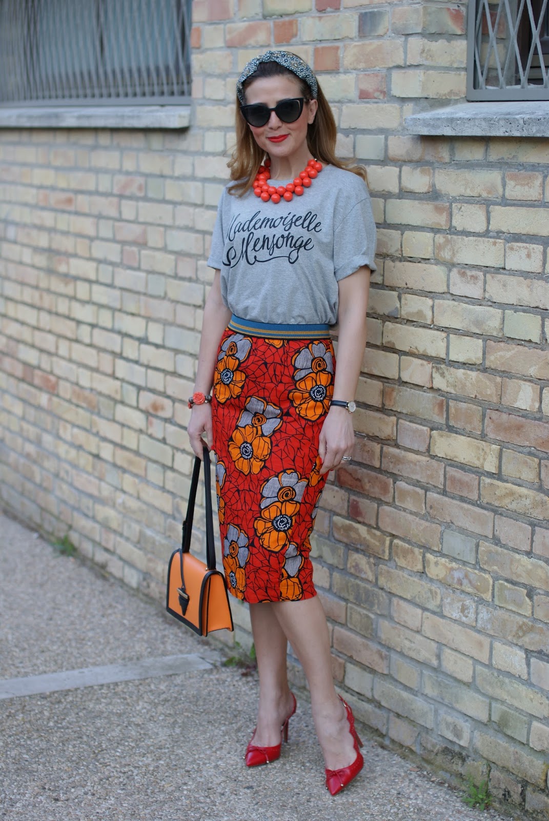 89lies street style, Eightynine Lies t-shirt with Rose a Pois ethnic pencil skirt on Fashion and Cookies fashion blog, fashion blogger style