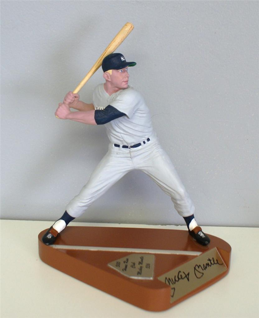 MICKEY MANTLE BASEBALL SALVINO FIGURINE 690 OF 950 Gold Crafters