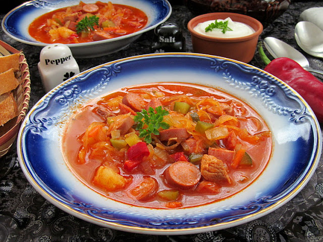 Айнтопф с квашеной капустой и копченостями