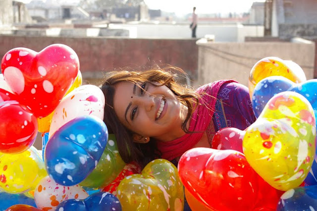 samantha with colorful balloons latest 
photos