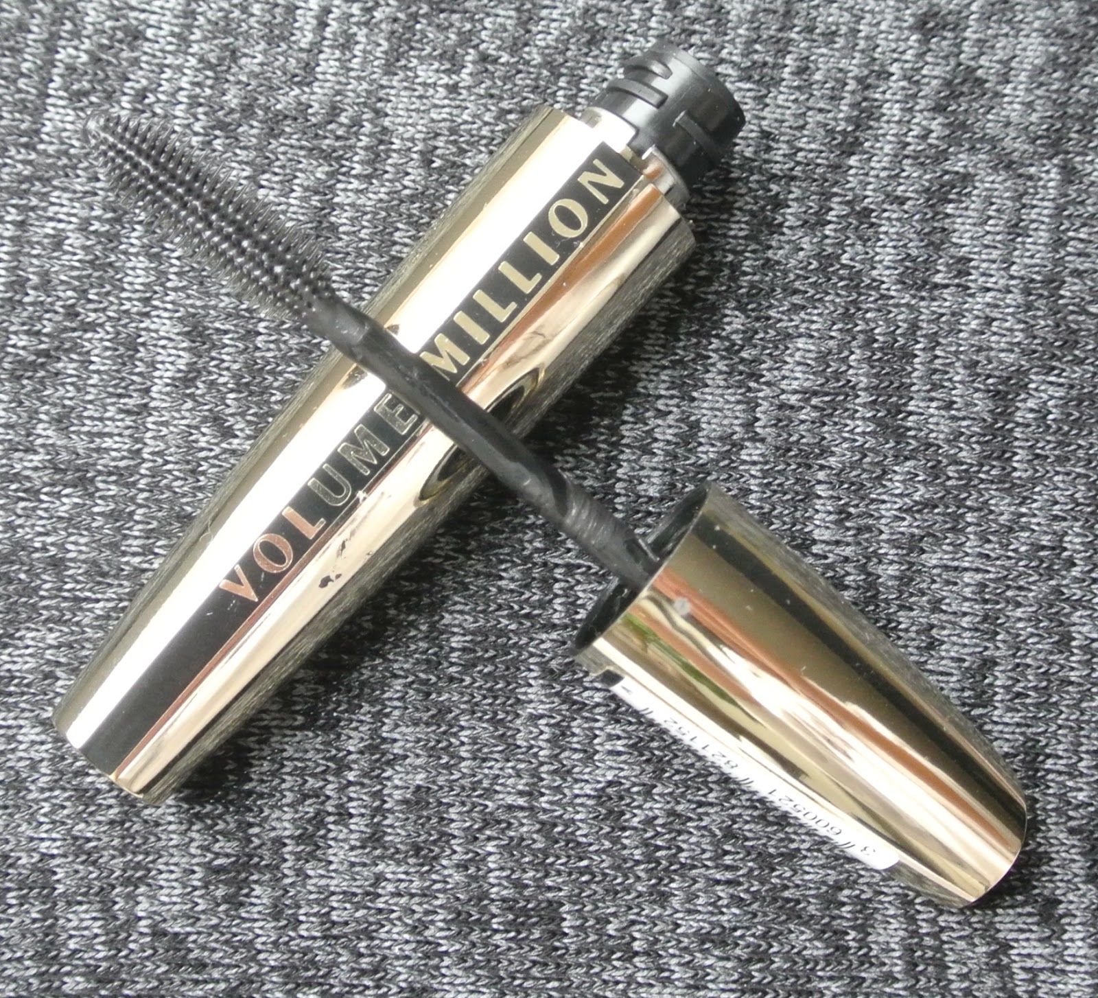 Colour by Ninni: L'Oreal - Volume Million Lashes