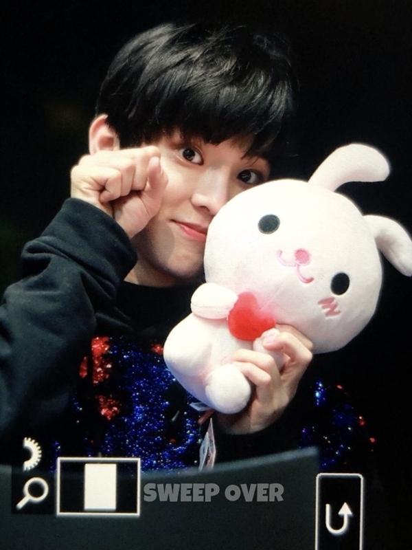 무대 보면 눈에 확 띈다는 끼쟁이 아이돌 | 인스티즈