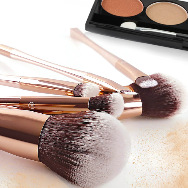 The only makeup brushes you need and how to use them by Barbies Beauty Bits and Miracos Makeup