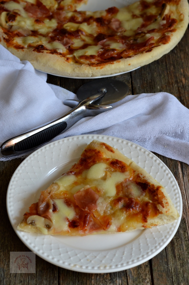 Pizza Prosciutto Funghi CAIETUL CU RETETE