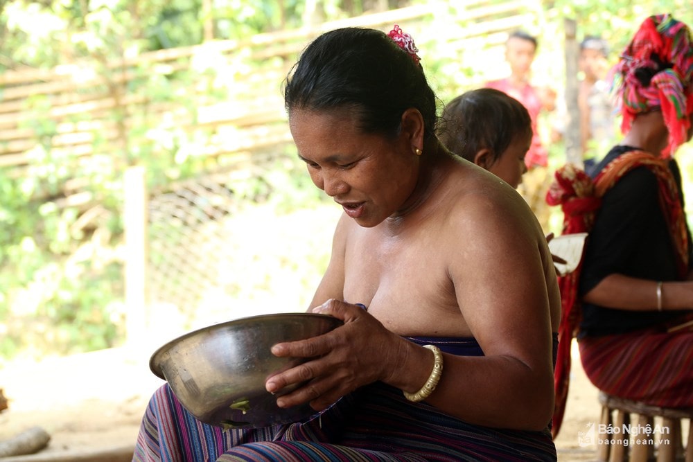 Cuộc sống đơn sơ và bình yên ở bản tột cùng của người Khơ Mú