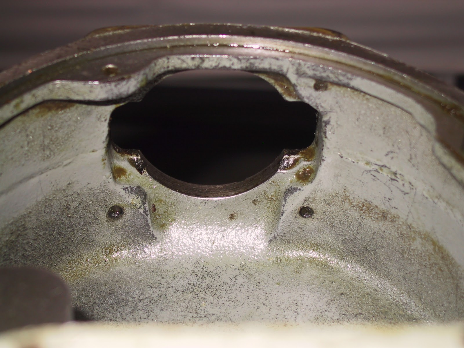 Hobart A200 Overhaul Cleaning the Transmission Case