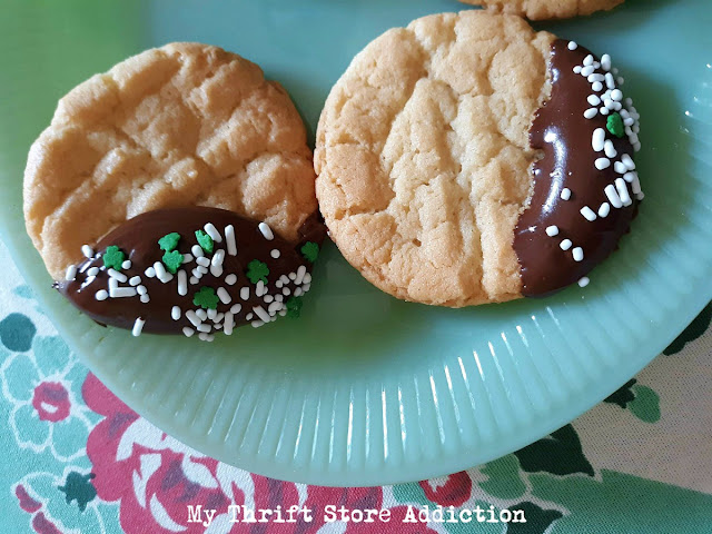 Here's a simple recipe for a tasty St.Patrick's Day treat that will satisfy your chocolate craving! Dark chocolate dipped sugar cookies